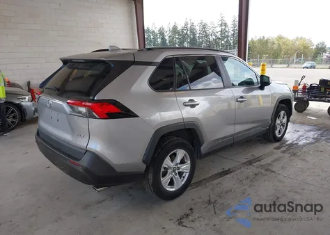 2020 Toyota Rav4 Xle z USA, uszkodzony, nr VIN 2T3W1RFV4LC039478